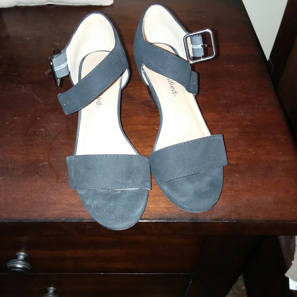 Shoes - Picture 3 of 3